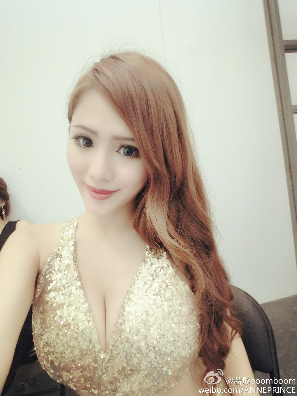 内地嫩模若彤boomboom丰乳大肥臀微博海量写真568P
