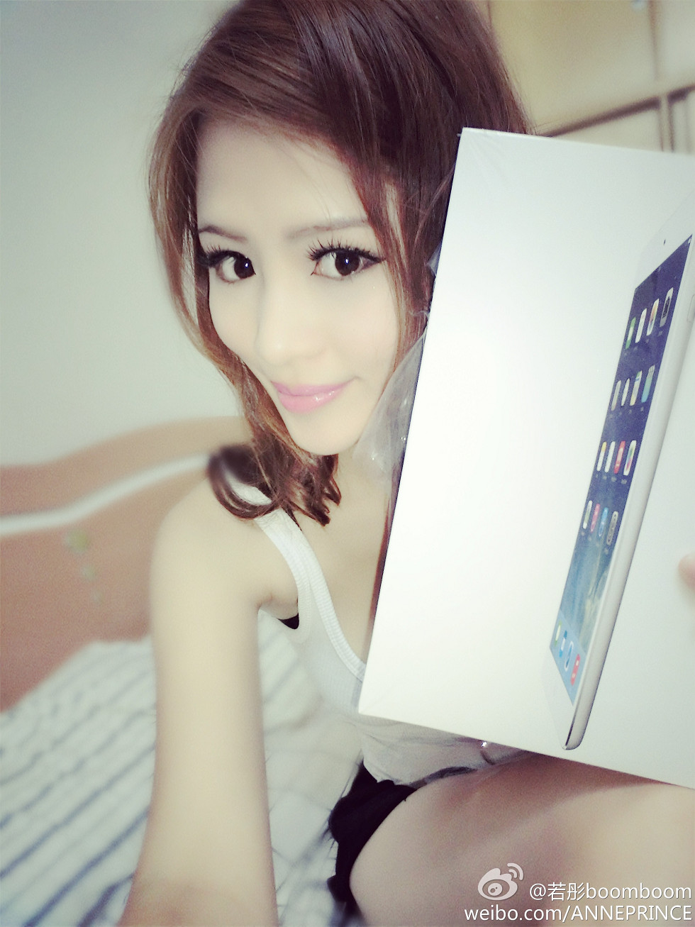 内地嫩模若彤boomboom丰乳大肥臀微博海量写真568P