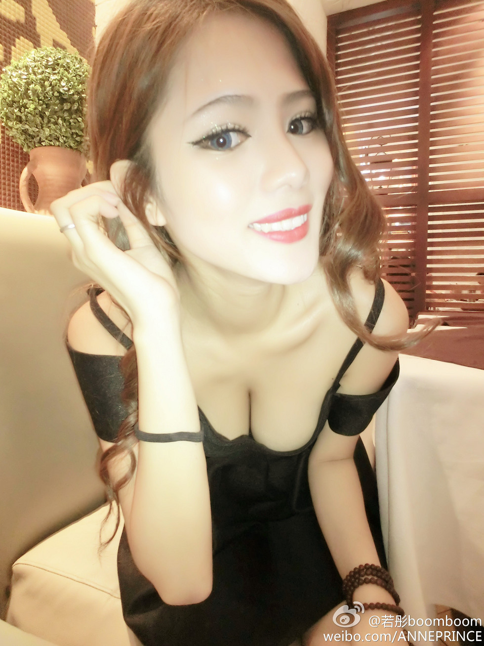 内地嫩模若彤boomboom丰乳大肥臀微博海量写真568P