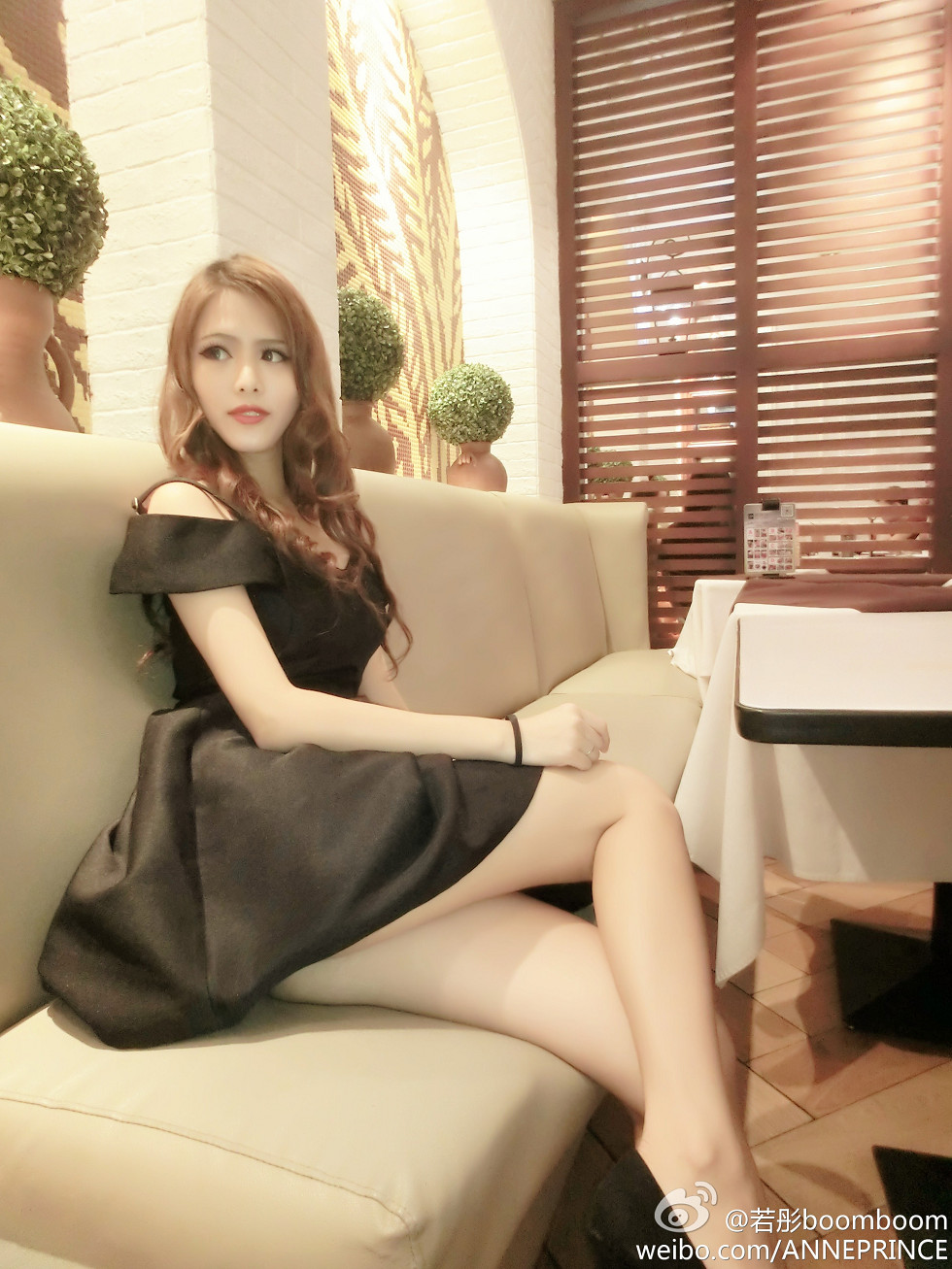 内地嫩模若彤boomboom丰乳大肥臀微博海量写真568P