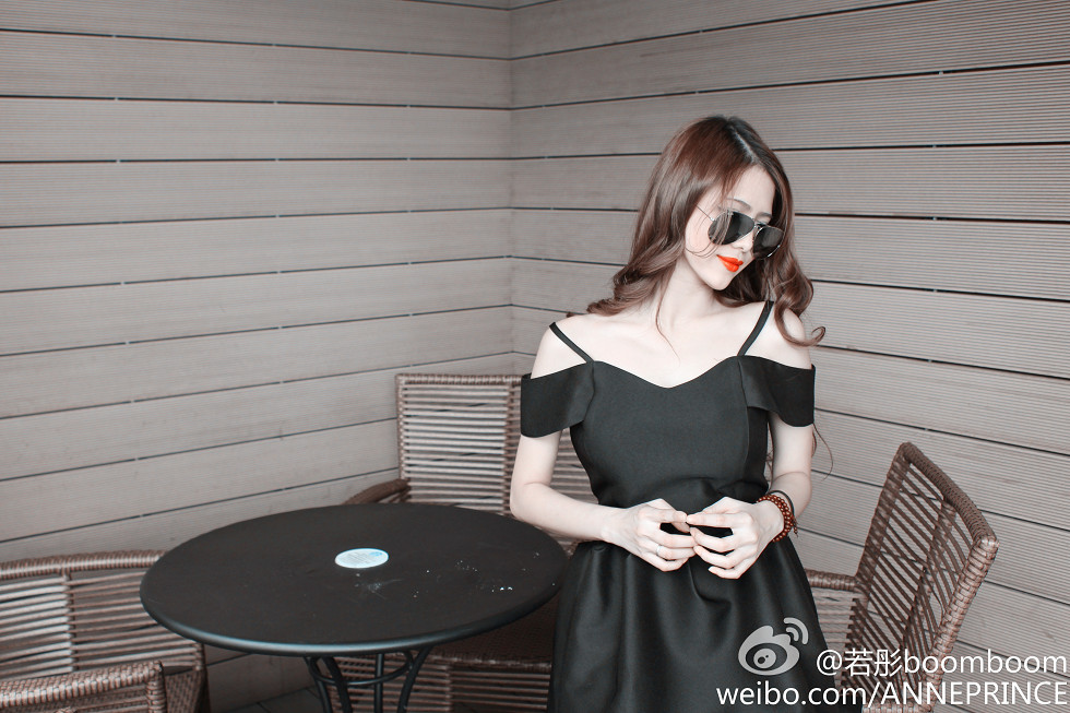 内地嫩模若彤boomboom丰乳大肥臀微博海量写真568P