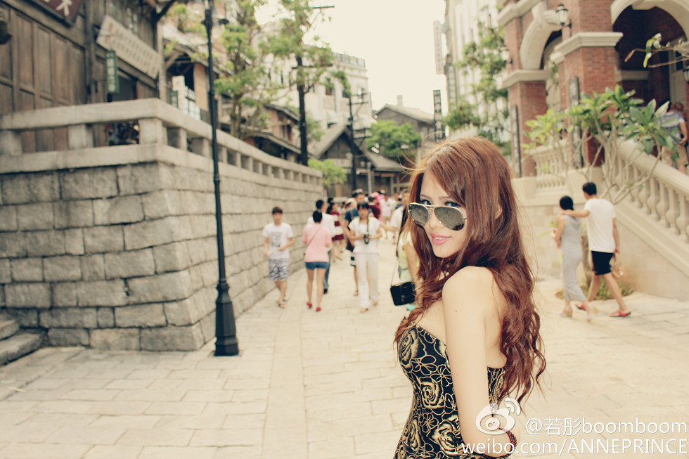 内地嫩模若彤boomboom丰乳大肥臀微博海量写真568P