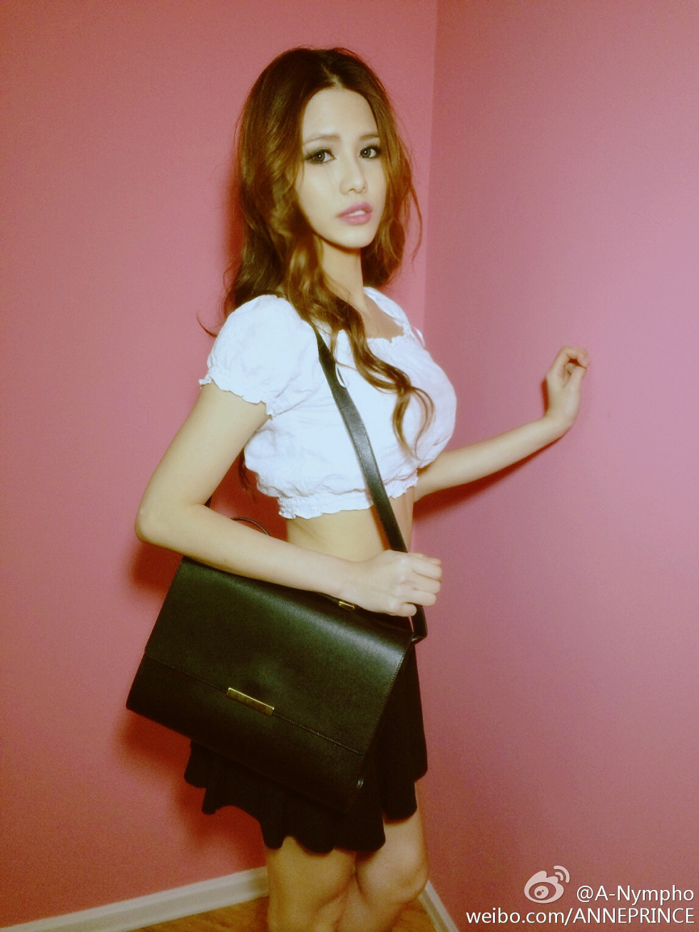 内地嫩模若彤boomboom丰乳大肥臀微博海量写真568P