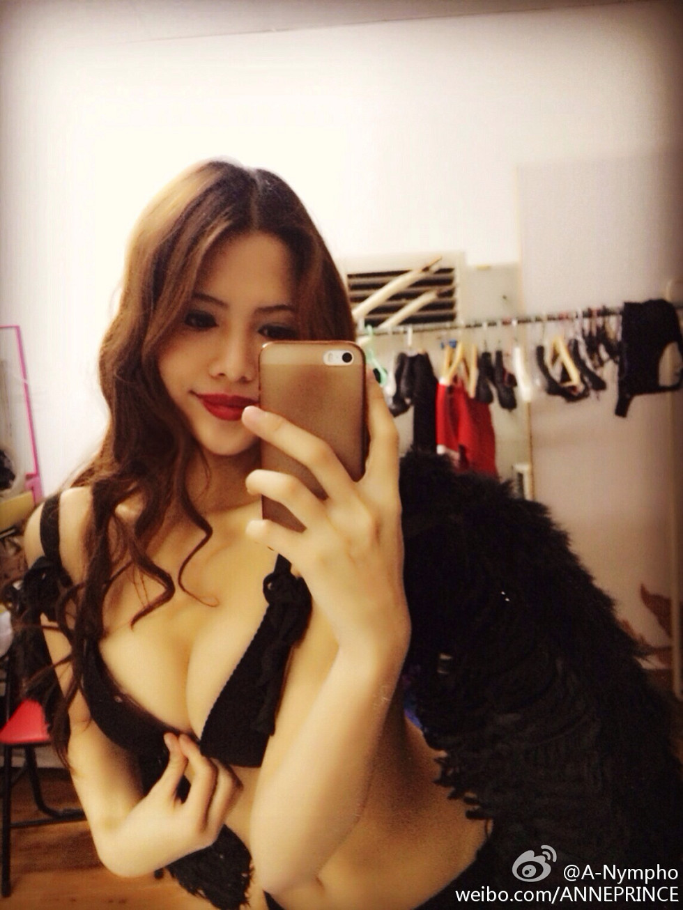 内地嫩模若彤boomboom丰乳大肥臀微博海量写真568P