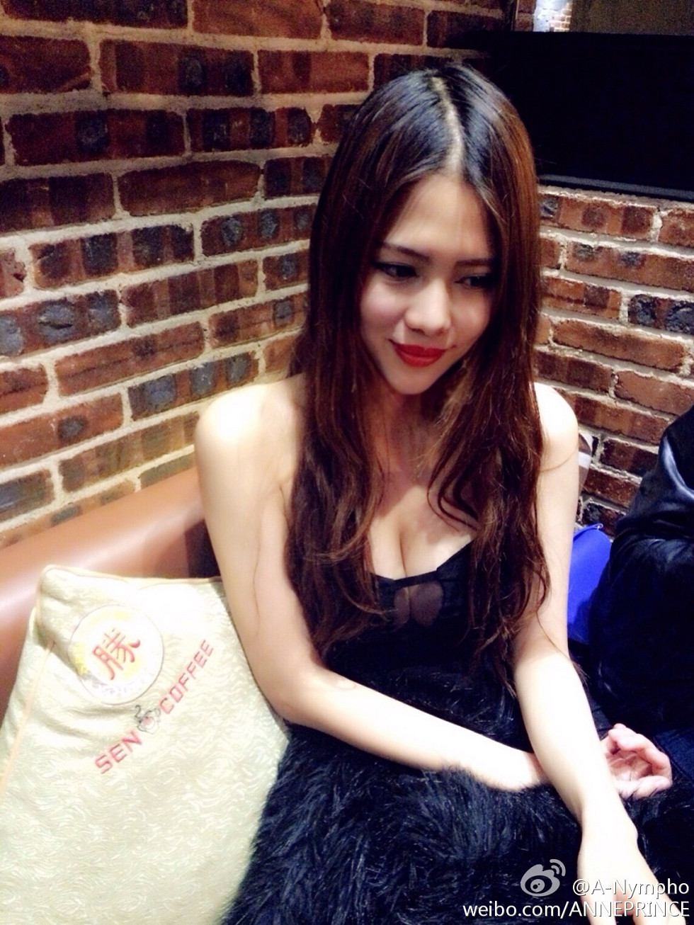 内地嫩模若彤boomboom丰乳大肥臀微博海量写真568P