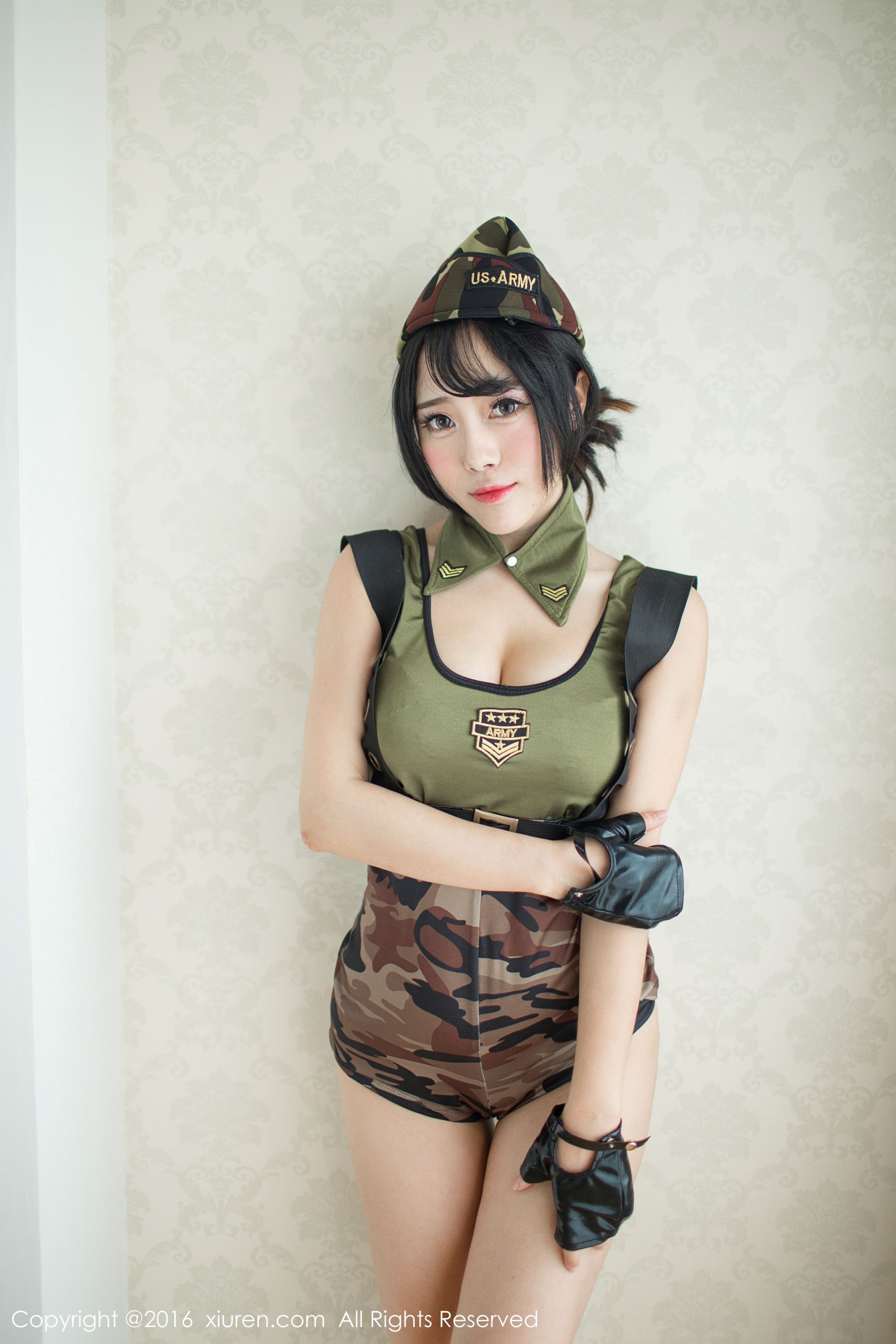 兜豆靓Youlina《迷彩服+浴室系列》 [秀人网XiuRen] No.519 写真集