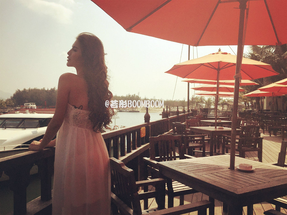 内地嫩模若彤boomboom丰乳大肥臀微博海量写真568P