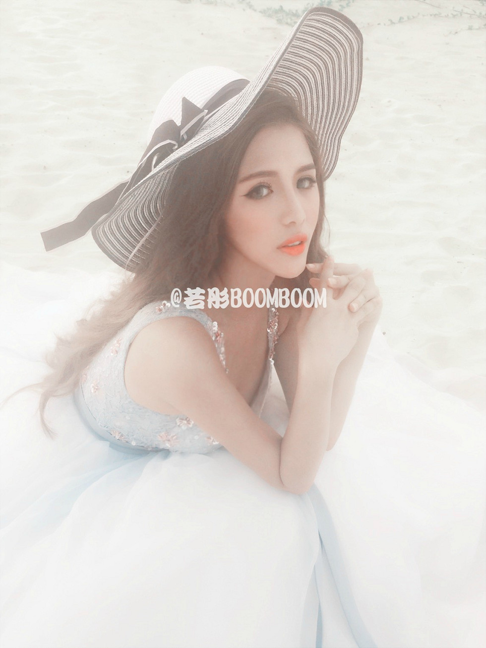 内地嫩模若彤boomboom丰乳大肥臀微博海量写真568P