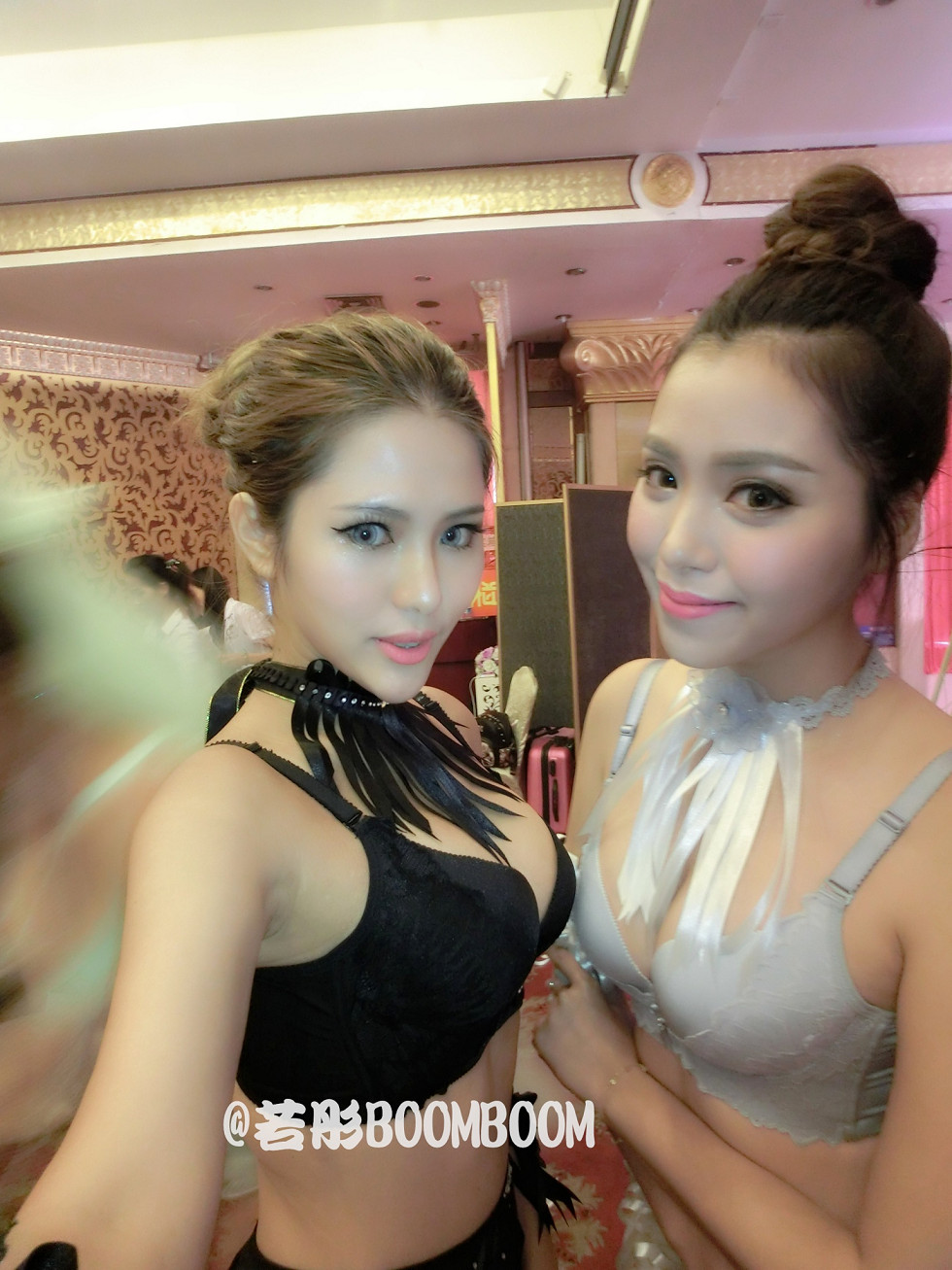 内地嫩模若彤boomboom丰乳大肥臀微博海量写真568P