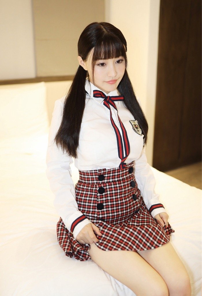 满足你的约炮幻想 甜美萌妹朱可儿学生装扮等你来撩