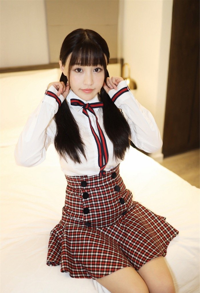 满足你的约炮幻想 甜美萌妹朱可儿学生装扮等你来撩