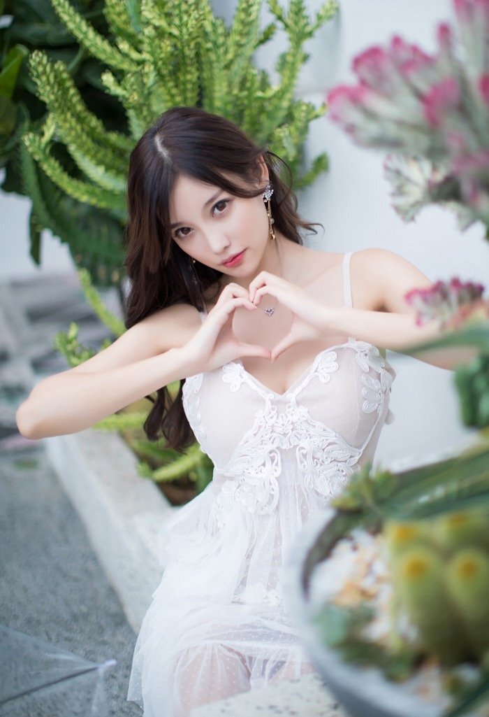 美若天仙！甜美模特杨晨晨前凸后翘韵味十足