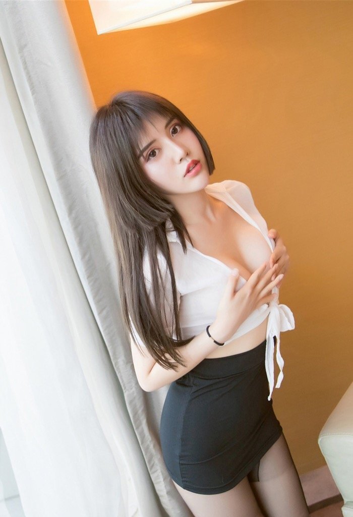 无法抵御的秘书黑丝魅惑 性感美女卓娅祺美腿翘臀极致诱人