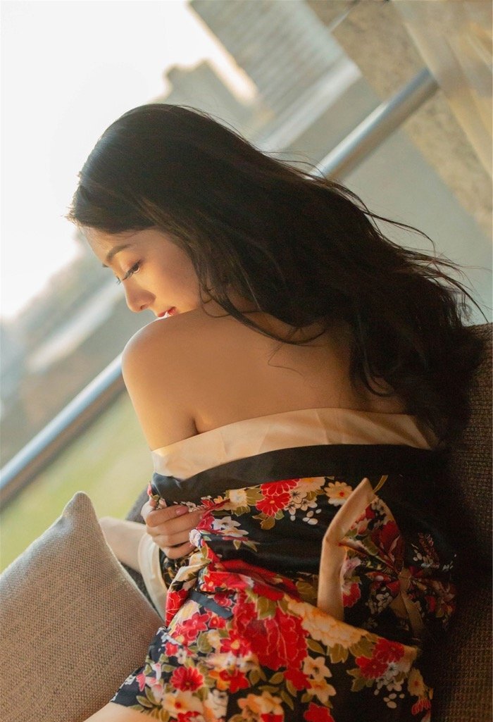 SM的魅力是无穷的 国模小热巴日本和服带你体验束缚快感