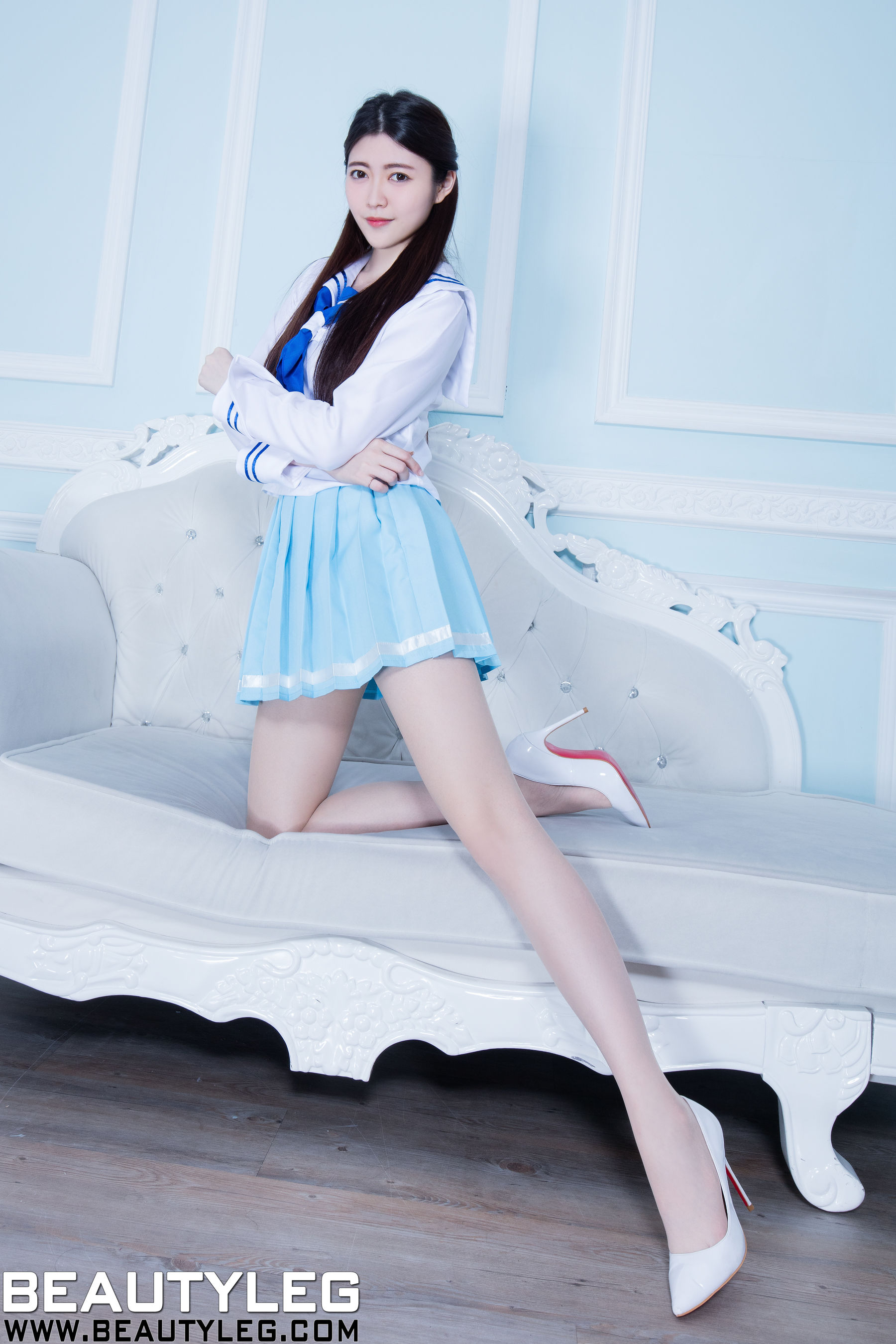 腿模Brindy《黑丝旗袍+学生装》 [BeautyLeg] No.1555 美腿写真集