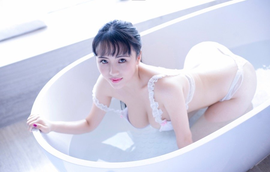 肥嫩的肉体性感爆棚 美熟女蕊蕊ruirui无敌大奶震撼眼球