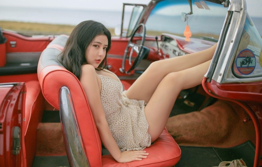 美臀女神玛鲁娜傲人身材演绎异域风情 公路露出姿势太销魂