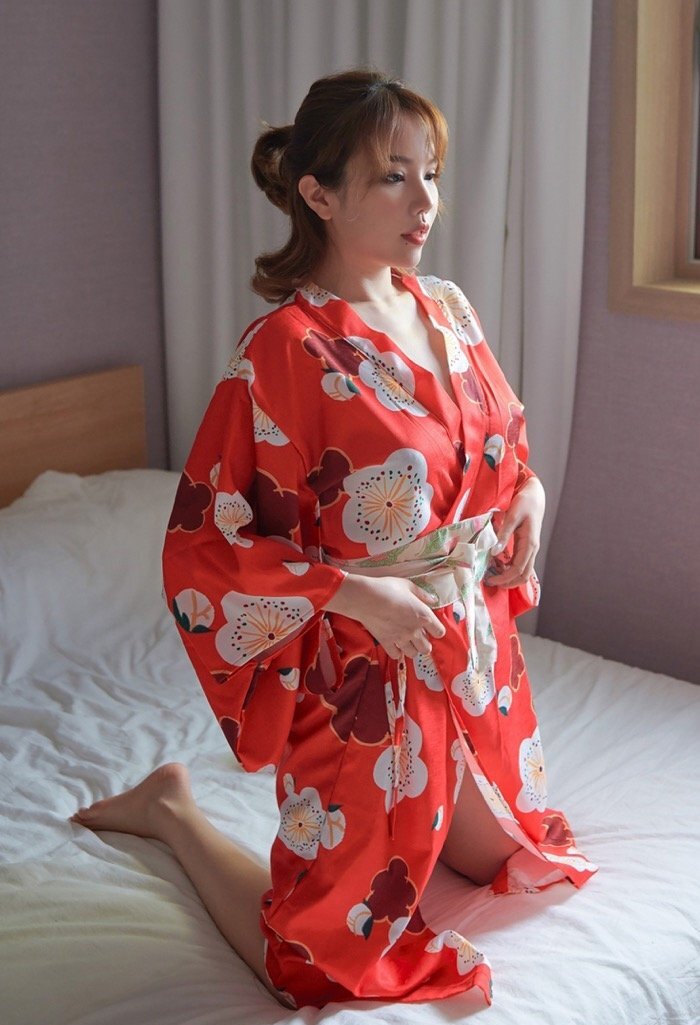 Q弹双乳呼之欲出 极品尤物黄楽然唯美写真火辣性感