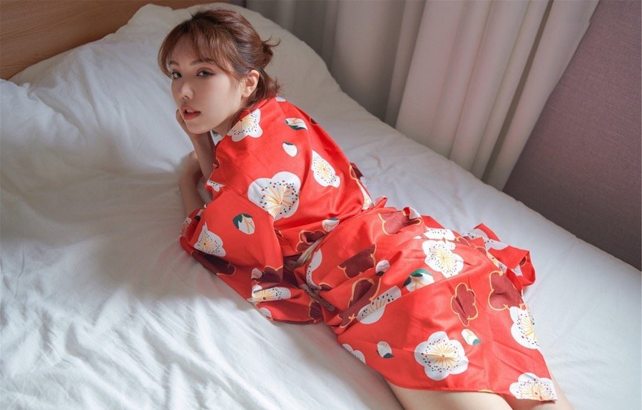 Q弹双乳呼之欲出 极品尤物黄楽然唯美写真火辣性感