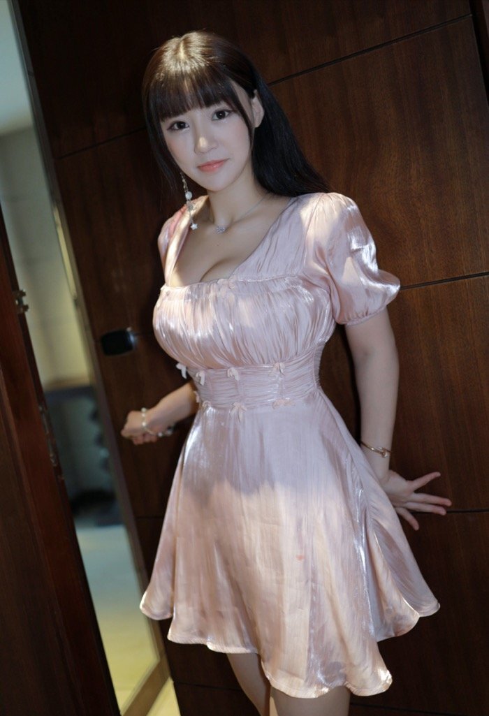 女神送上门！水嫩妹子朱可儿舌功一流让人受不了