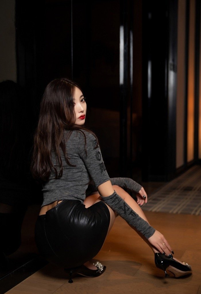 胸大腿长屁股翘 柔情女神杨晨晨前凸后翘性感爆棚