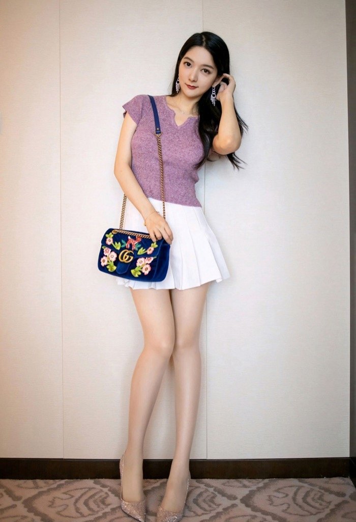 酒店约会小热巴，真实情境满足你对丝足美腿的幻想