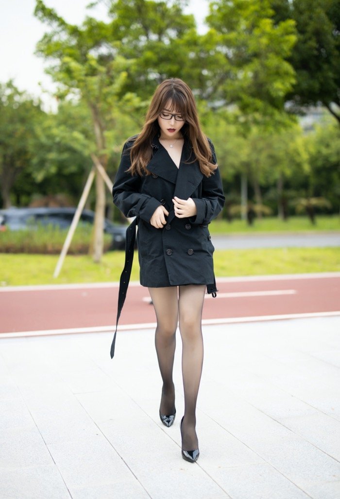 剧情车拍层层深入，眼镜娘芝芝Booty室外露出超级刺激