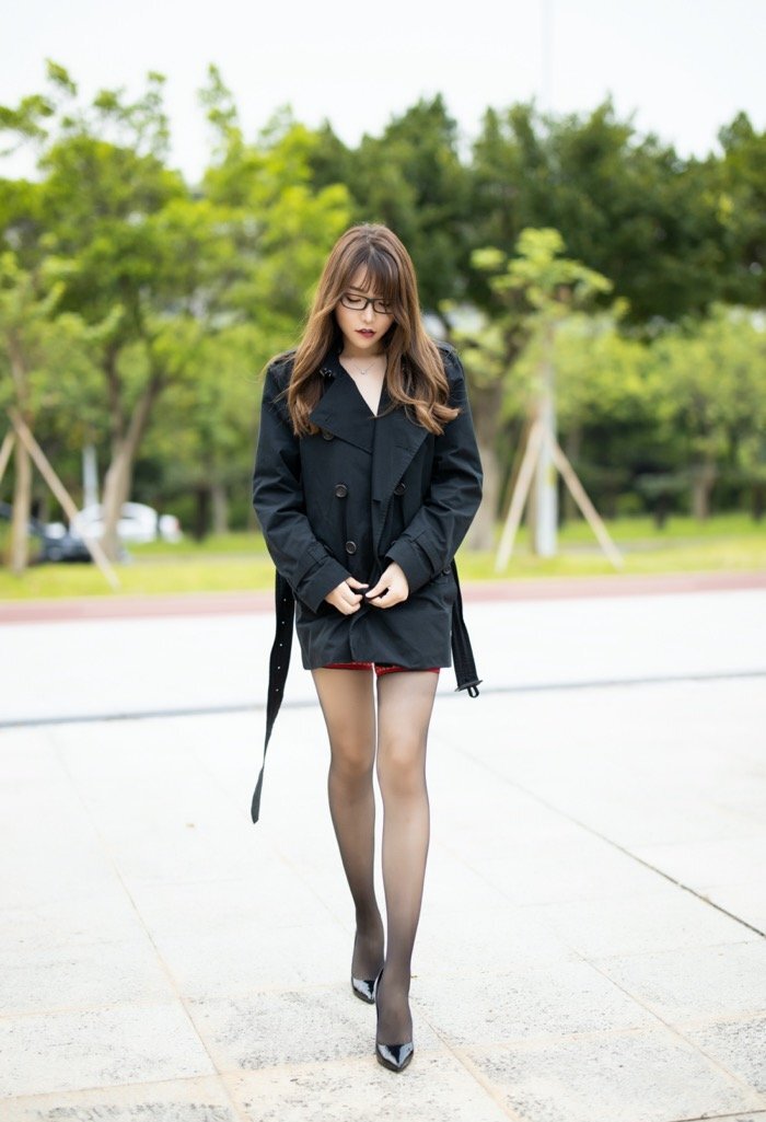 剧情车拍层层深入，眼镜娘芝芝Booty室外露出超级刺激