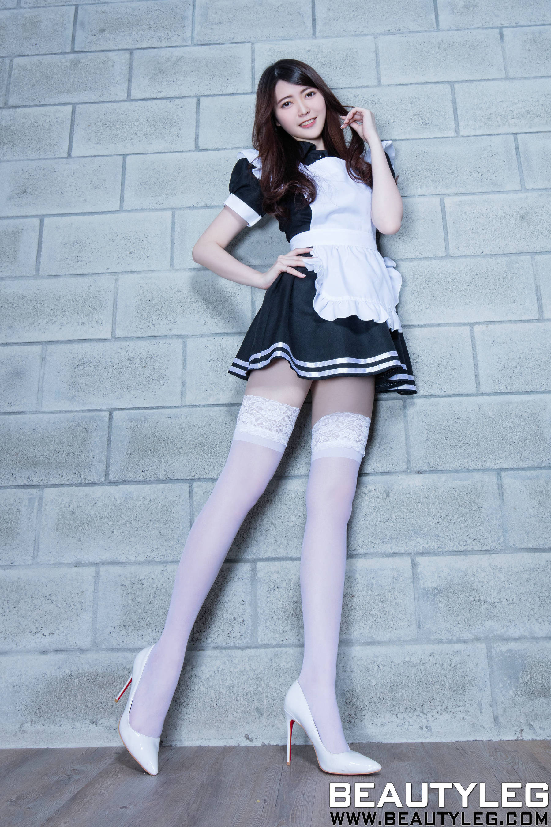 腿模黄品瑄Brindy《黑丝旗袍+套裙+女仆》 [BeautyLeg] No.1543 美腿写真集