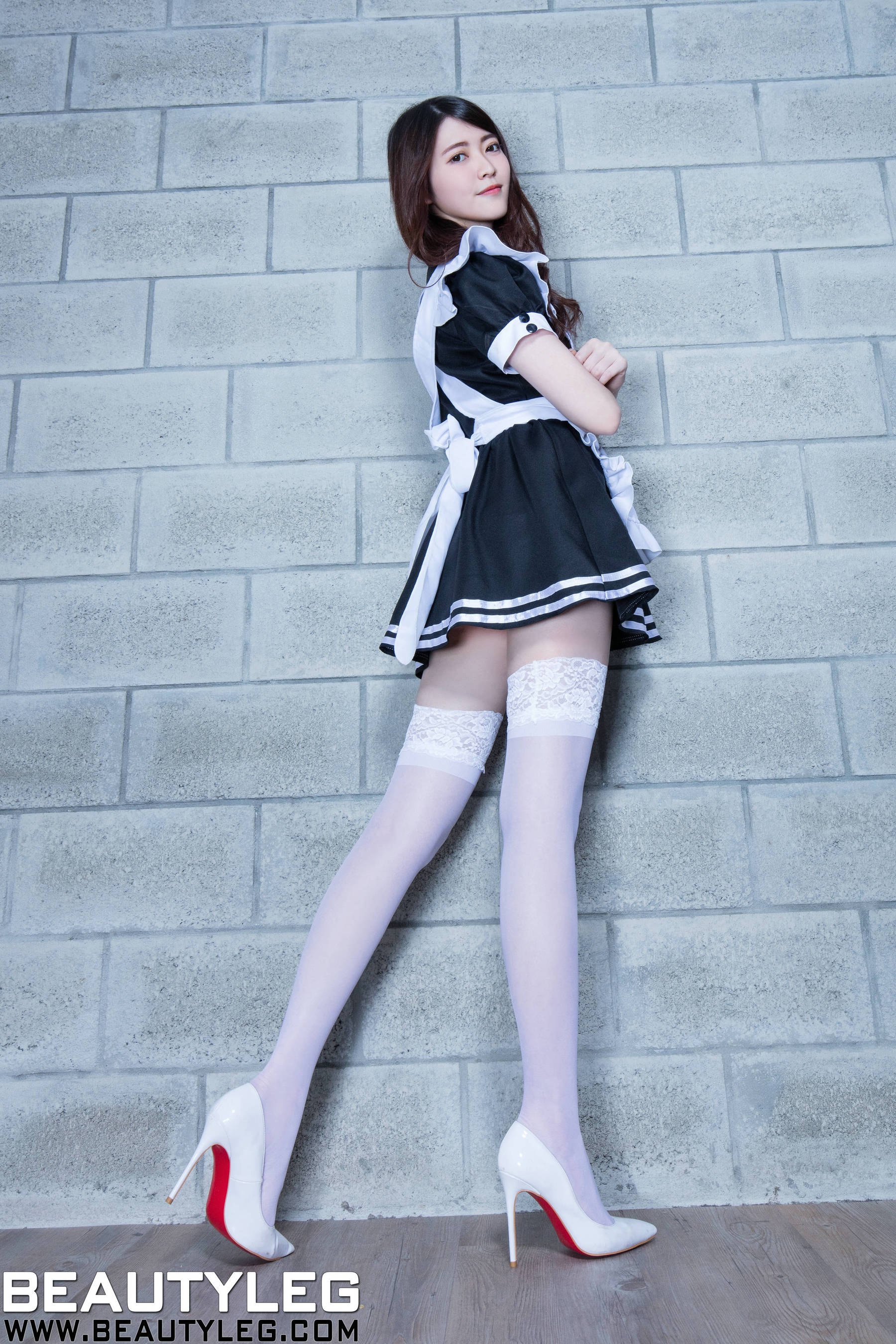 腿模黄品瑄Brindy《黑丝旗袍+套裙+女仆》 [BeautyLeg] No.1543 美腿写真集