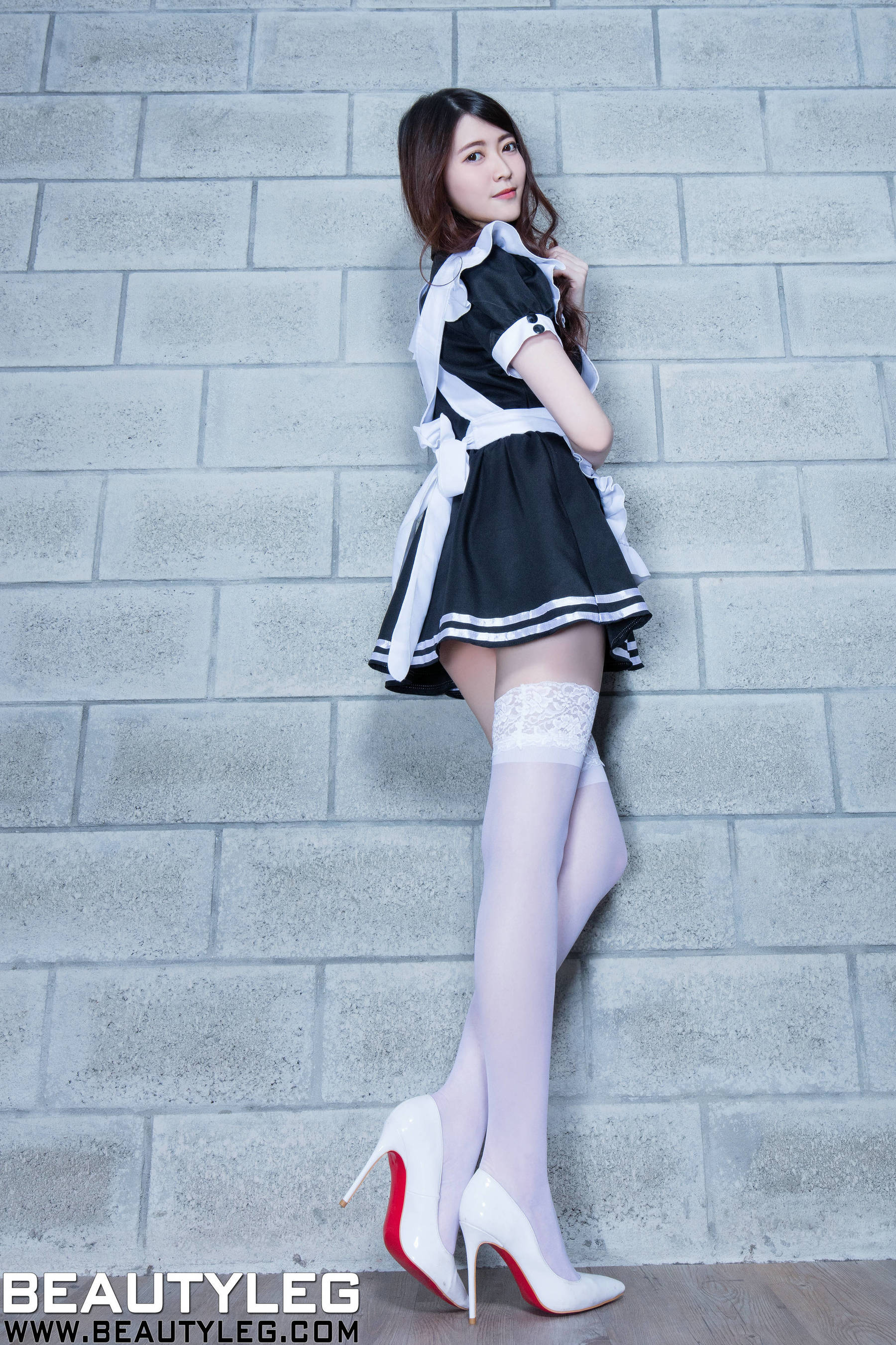 腿模黄品瑄Brindy《黑丝旗袍+套裙+女仆》 [BeautyLeg] No.1543 美腿写真集