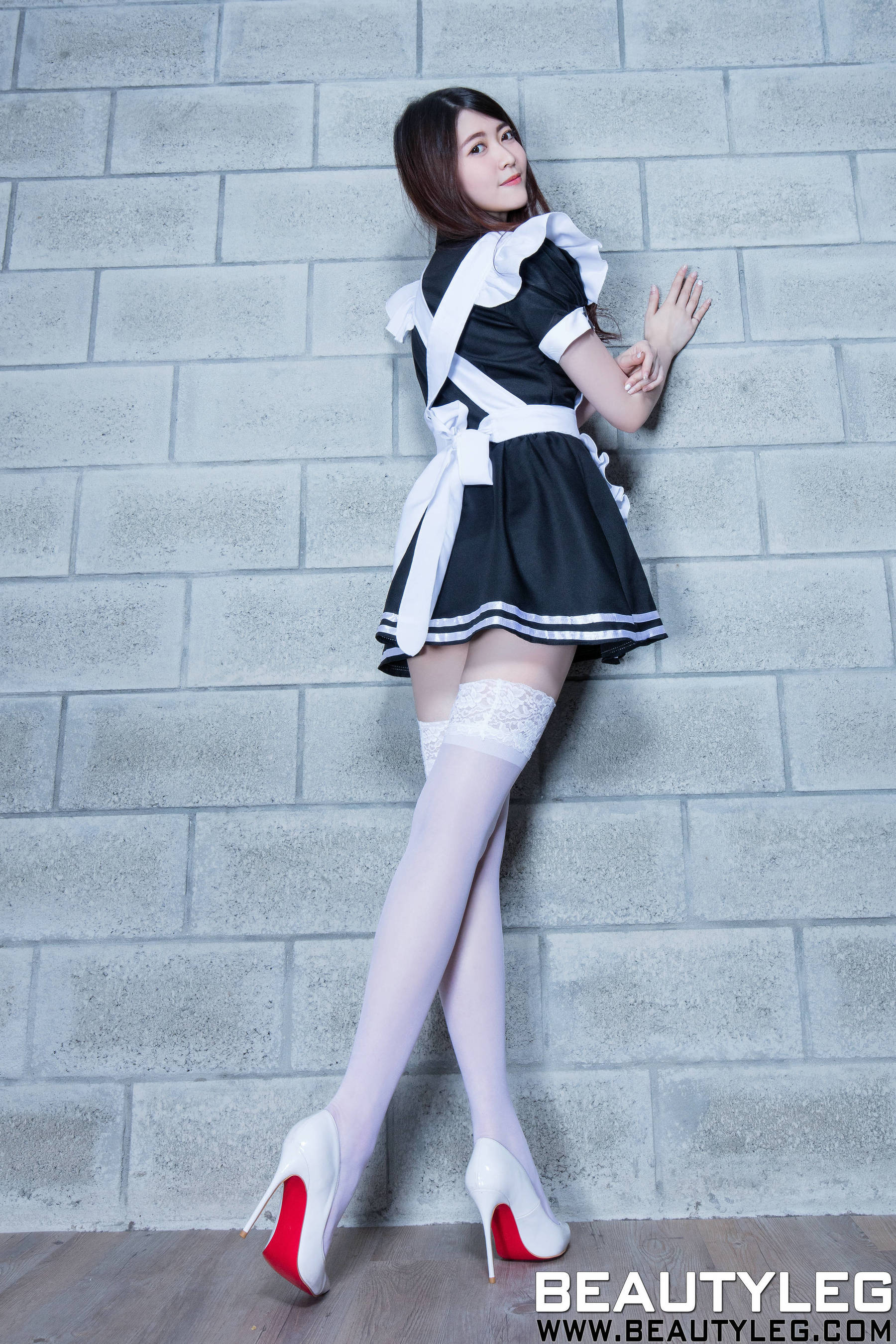 腿模黄品瑄Brindy《黑丝旗袍+套裙+女仆》 [BeautyLeg] No.1543 美腿写真集