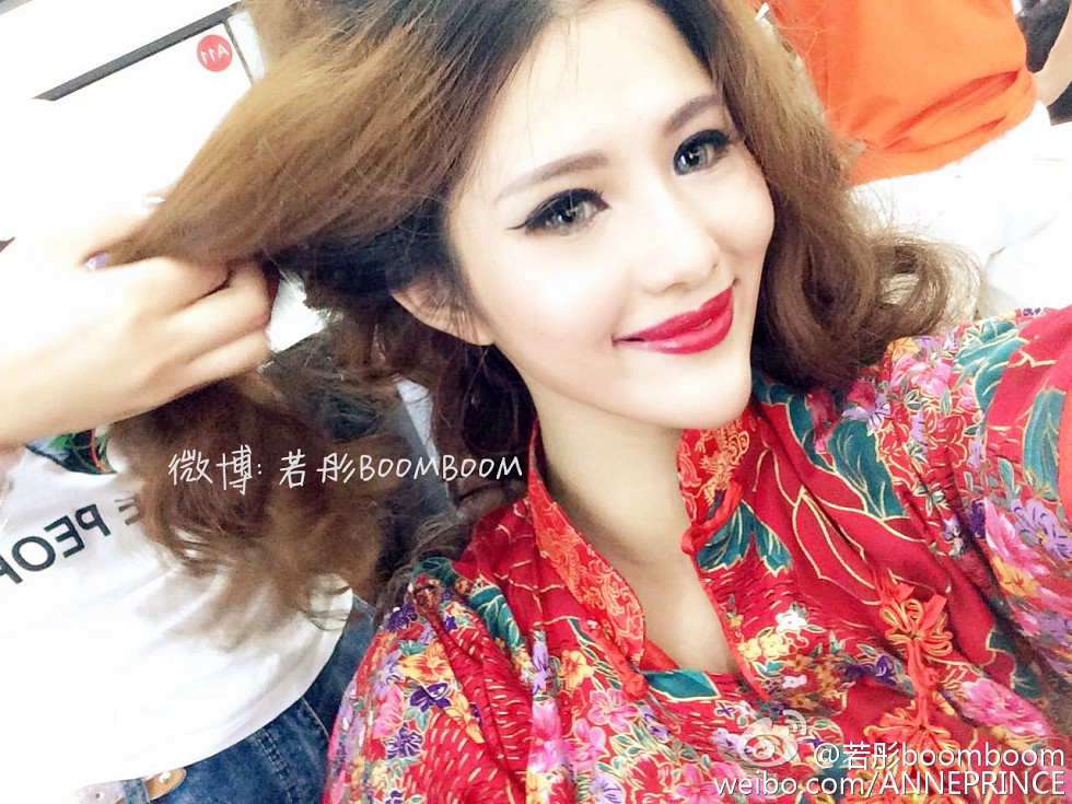 内地嫩模若彤boomboom丰乳大肥臀微博海量写真568P