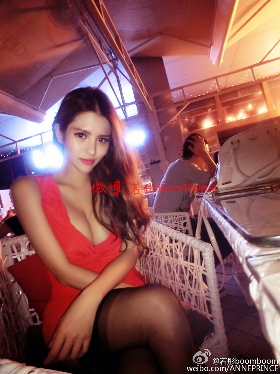 内地嫩模若彤boomboom丰乳大肥臀微博海量写真568P