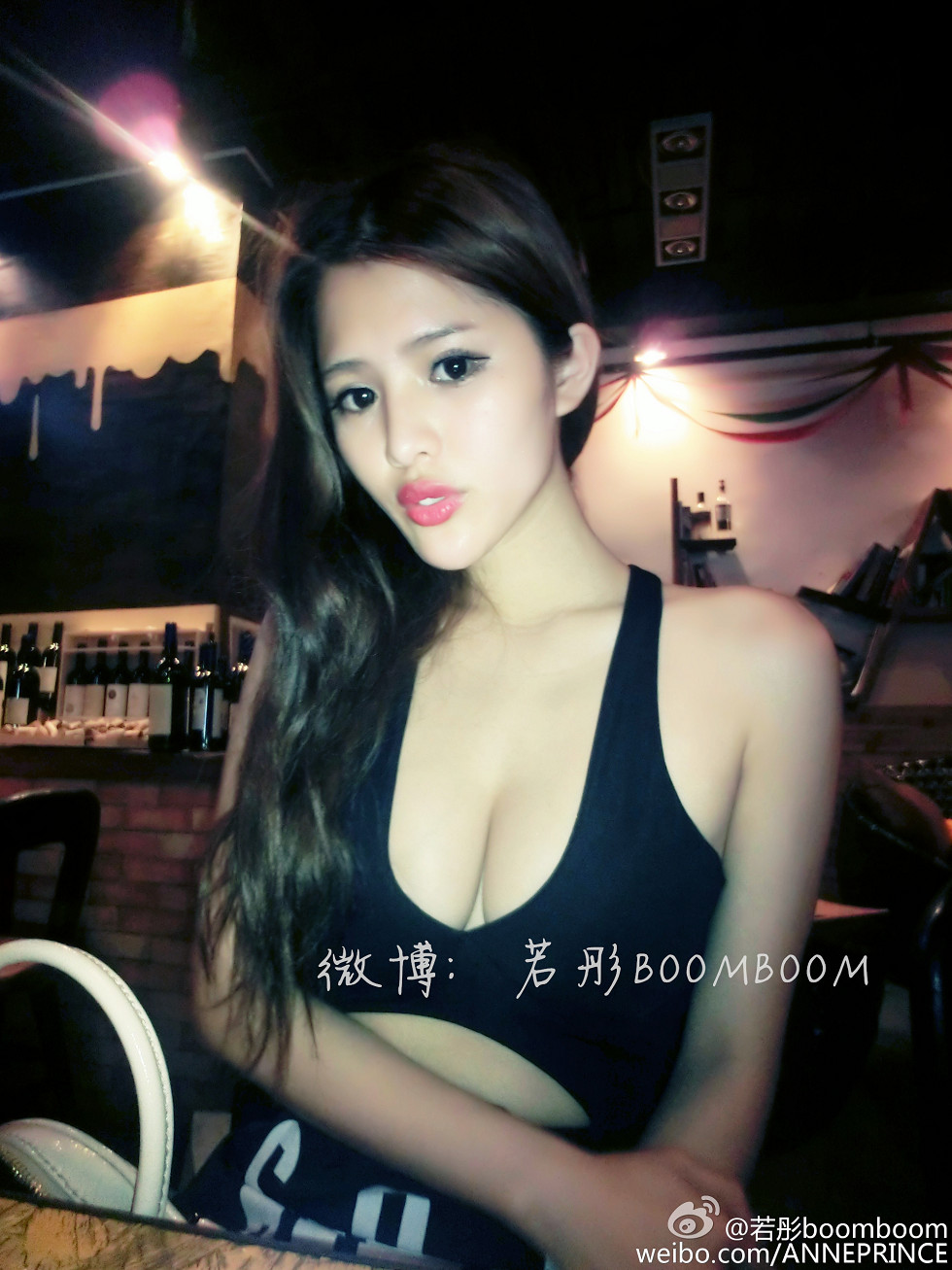 内地嫩模若彤boomboom丰乳大肥臀微博海量写真568P