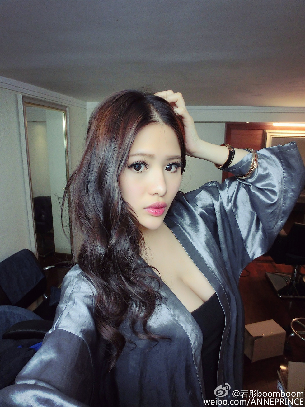 内地嫩模若彤boomboom丰乳大肥臀微博海量写真568P