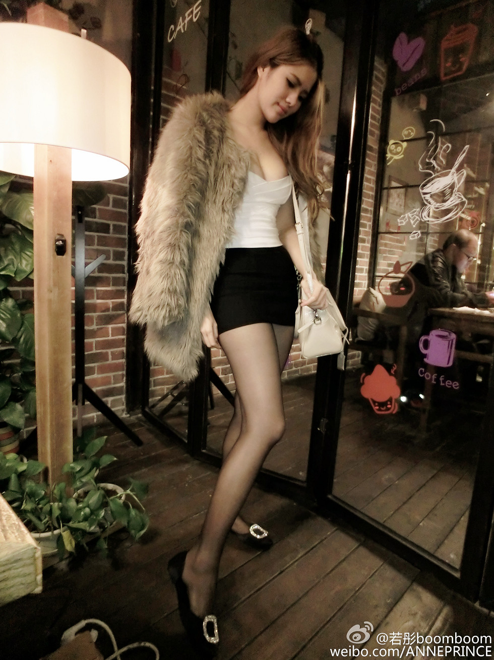 内地嫩模若彤boomboom丰乳大肥臀微博海量写真568P
