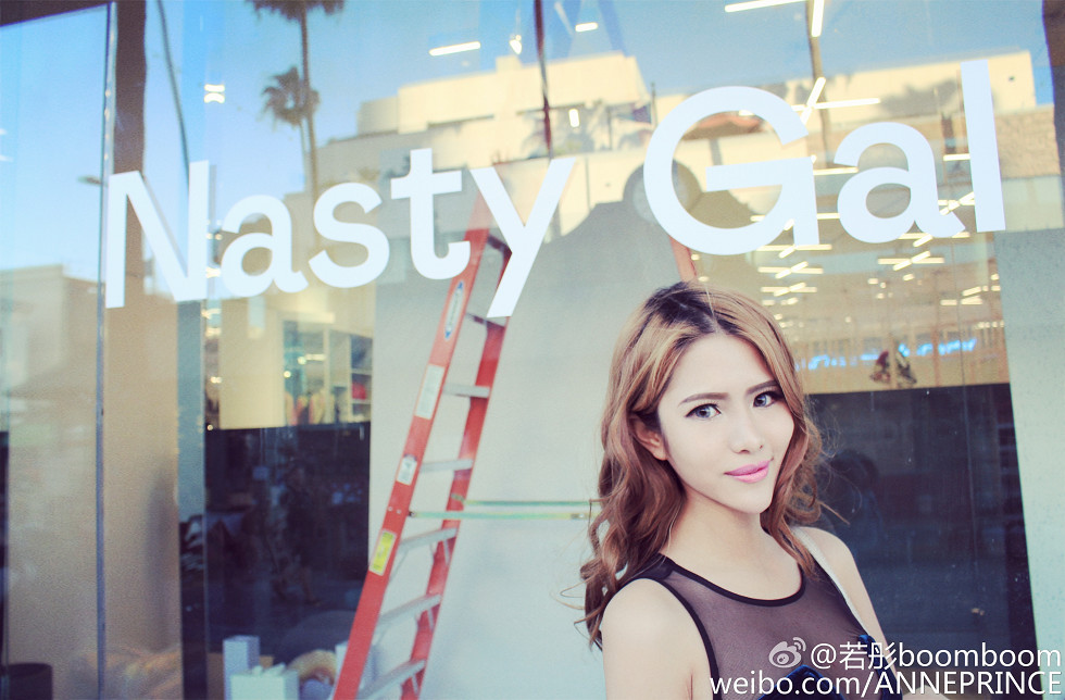 内地嫩模若彤boomboom丰乳大肥臀微博海量写真568P