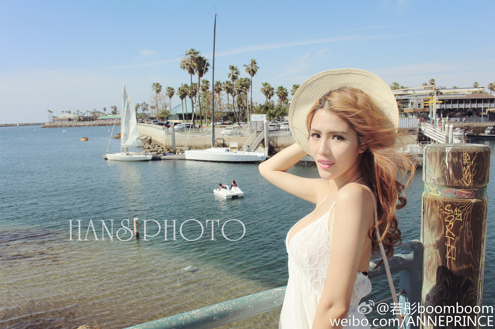 内地嫩模若彤boomboom丰乳大肥臀微博海量写真568P