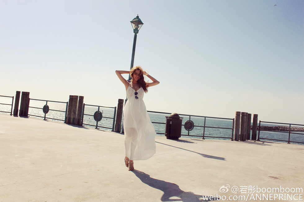 内地嫩模若彤boomboom丰乳大肥臀微博海量写真568P