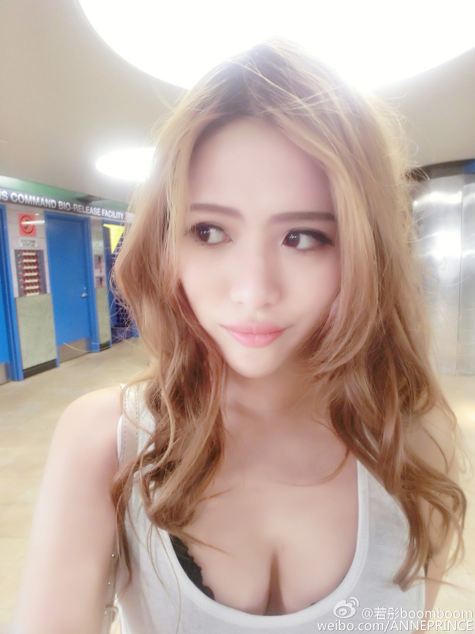 内地嫩模若彤boomboom丰乳大肥臀微博海量写真568P