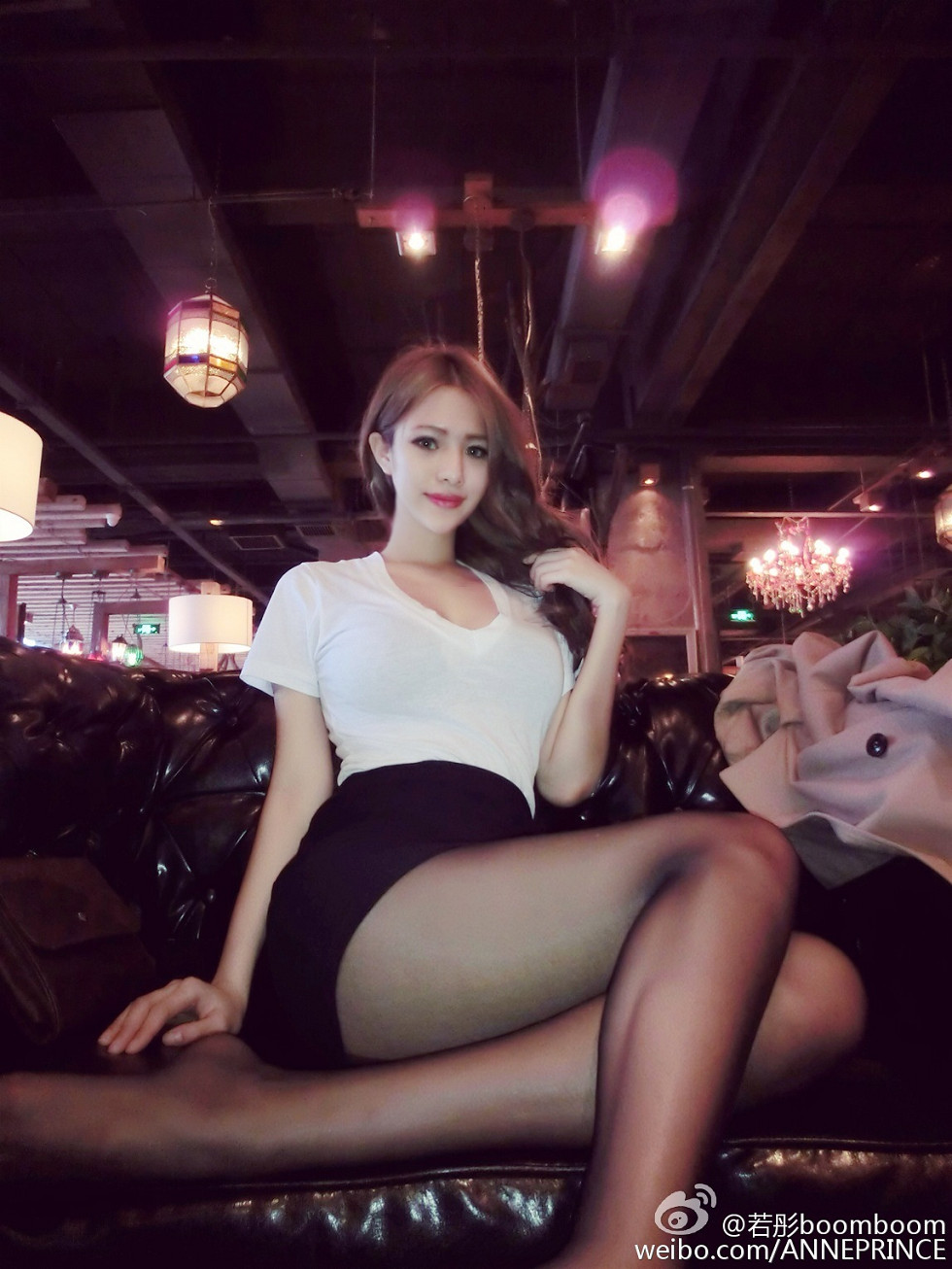 内地嫩模若彤boomboom丰乳大肥臀微博海量写真568P