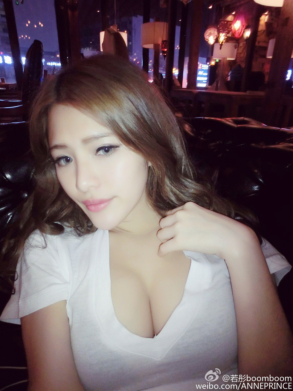 内地嫩模若彤boomboom丰乳大肥臀微博海量写真568P