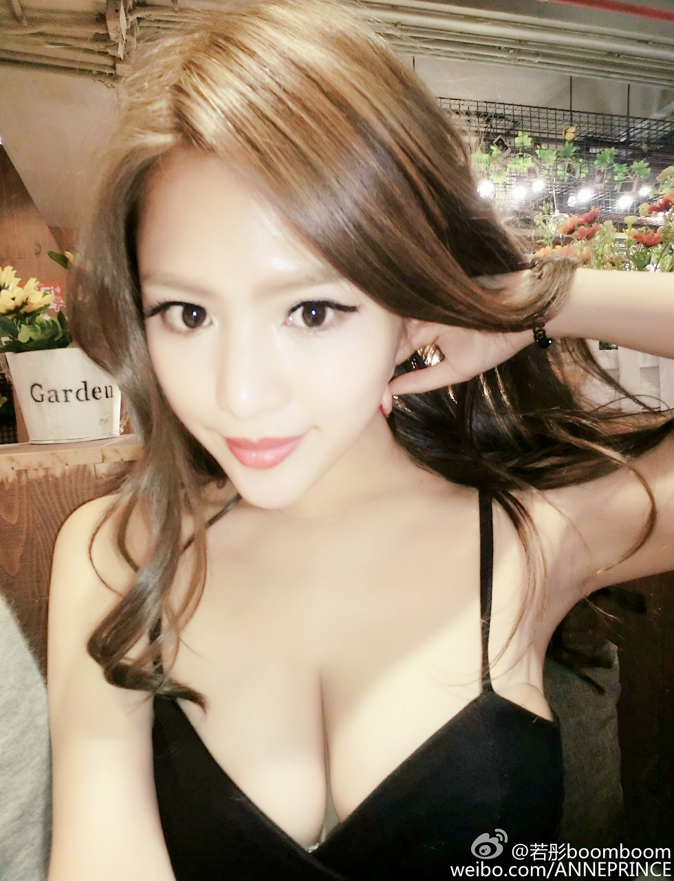 内地嫩模若彤boomboom丰乳大肥臀微博海量写真568P