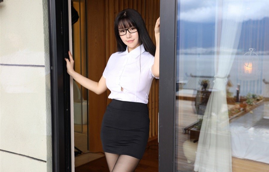 满足宅男幻想！美女家教朱可儿上门辅导挑战你的自控力