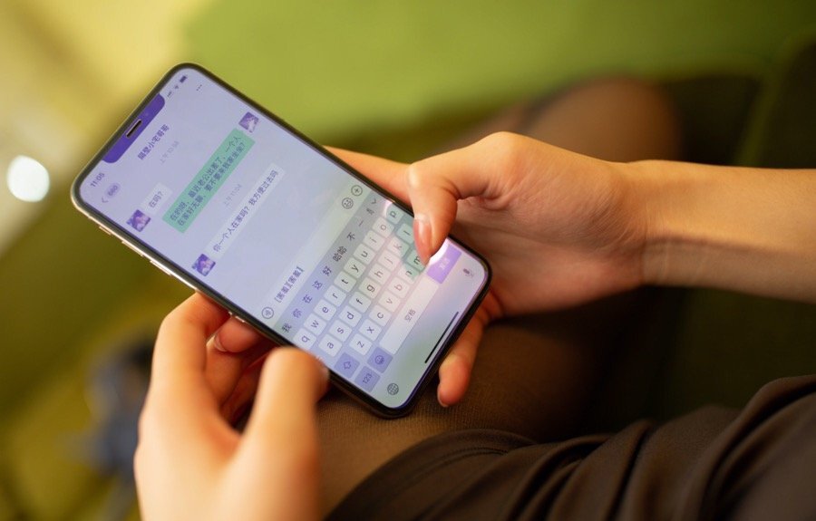 隔壁少妇寂寞有约，性感人妻阿朱老公出差等你来陪