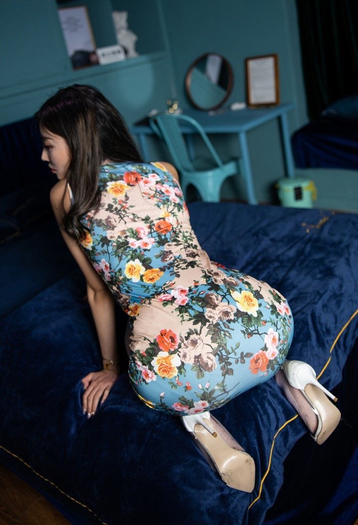 还是旗袍有韵味 气质女神杨晨晨丝袜美腿魅力爆棚