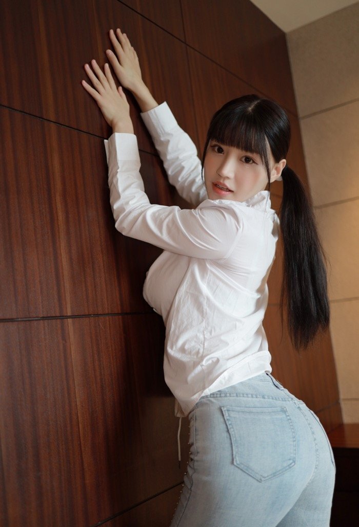 真正的童颜巨乳！夺命大波霸朱可儿傲人胸器撑爆内衣