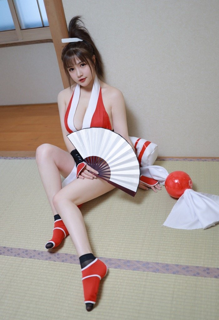 最香艳不知火舞COSPLAY 热辣模特恩率babe白嫩大奶呼之欲出