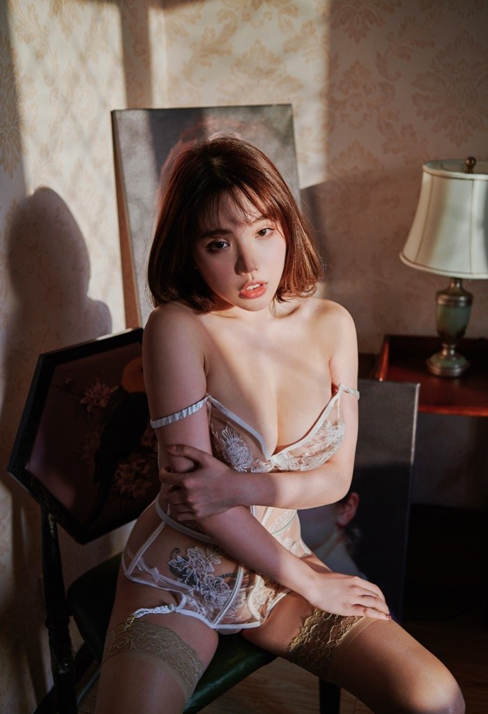 欲望熟女黄楽然人体艺术写真 半裸半露春光四射